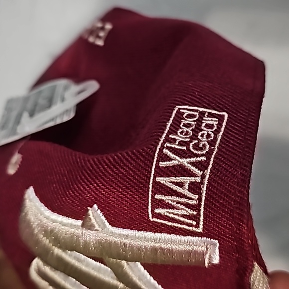 Hat - Picture 4 of 7